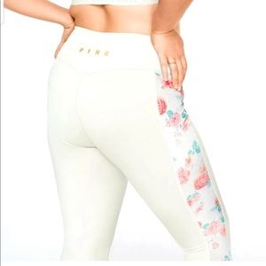 pink vs cozy | white fleece lined velvet feeling floral print white leggings